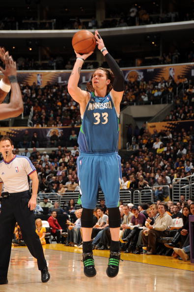 三人形成了 三人形成了